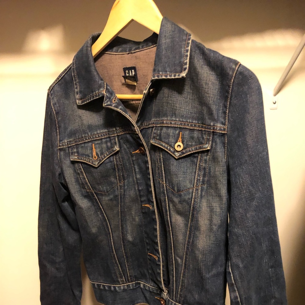 GAP Denim Jacket size small - early 2000s